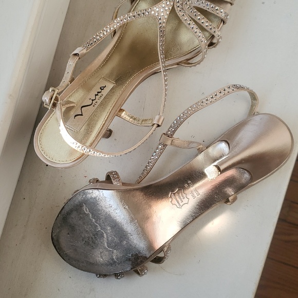 NINA New York -size 7 GoldSparkle Heels - Picture 2 of 4